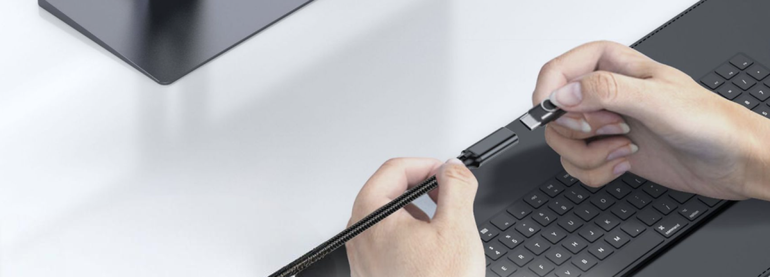 3.2 Type C Male to C Female cable connects the USB drive to complete the file and data transmission.