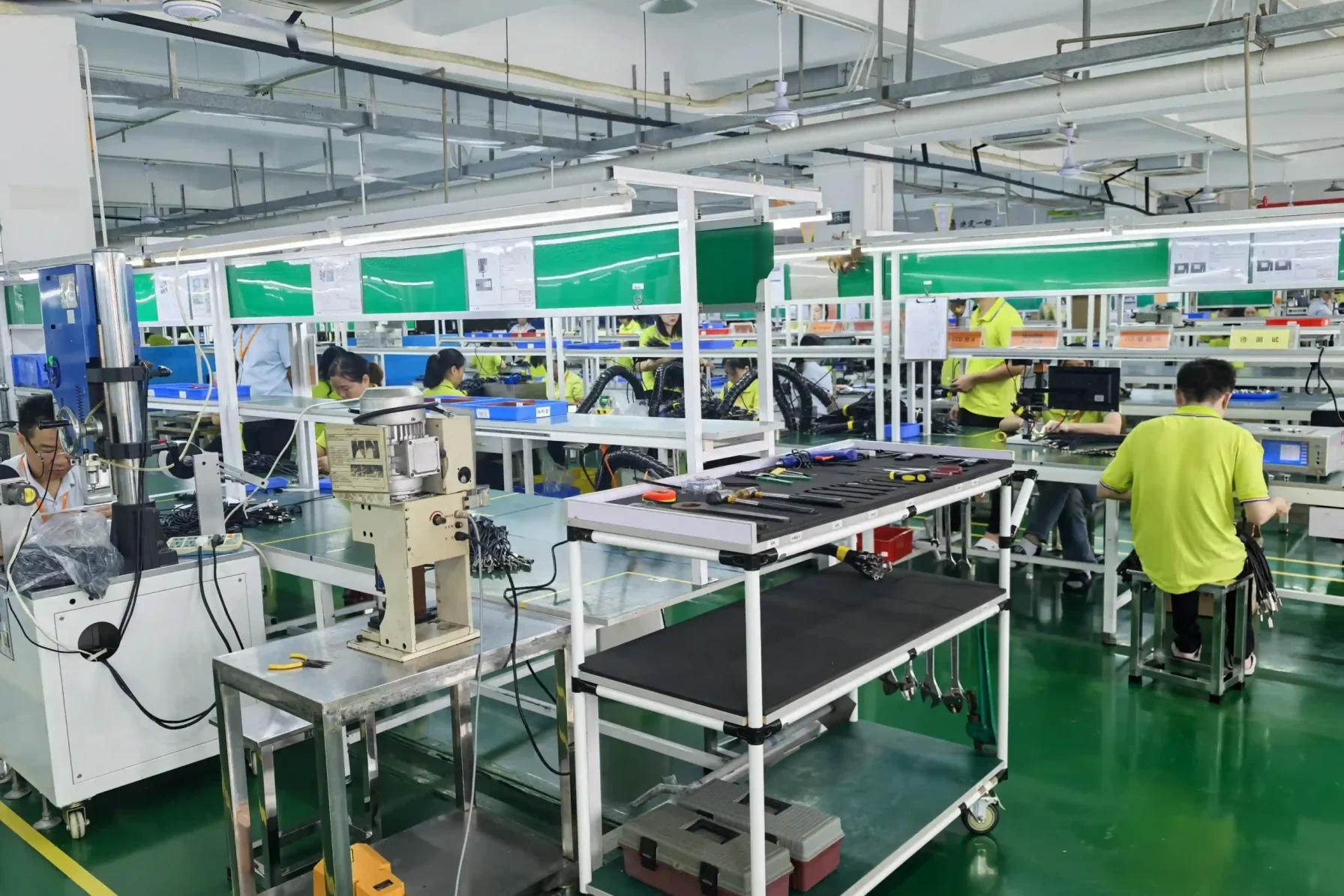 The factory assembles 4-Longkai Electronics