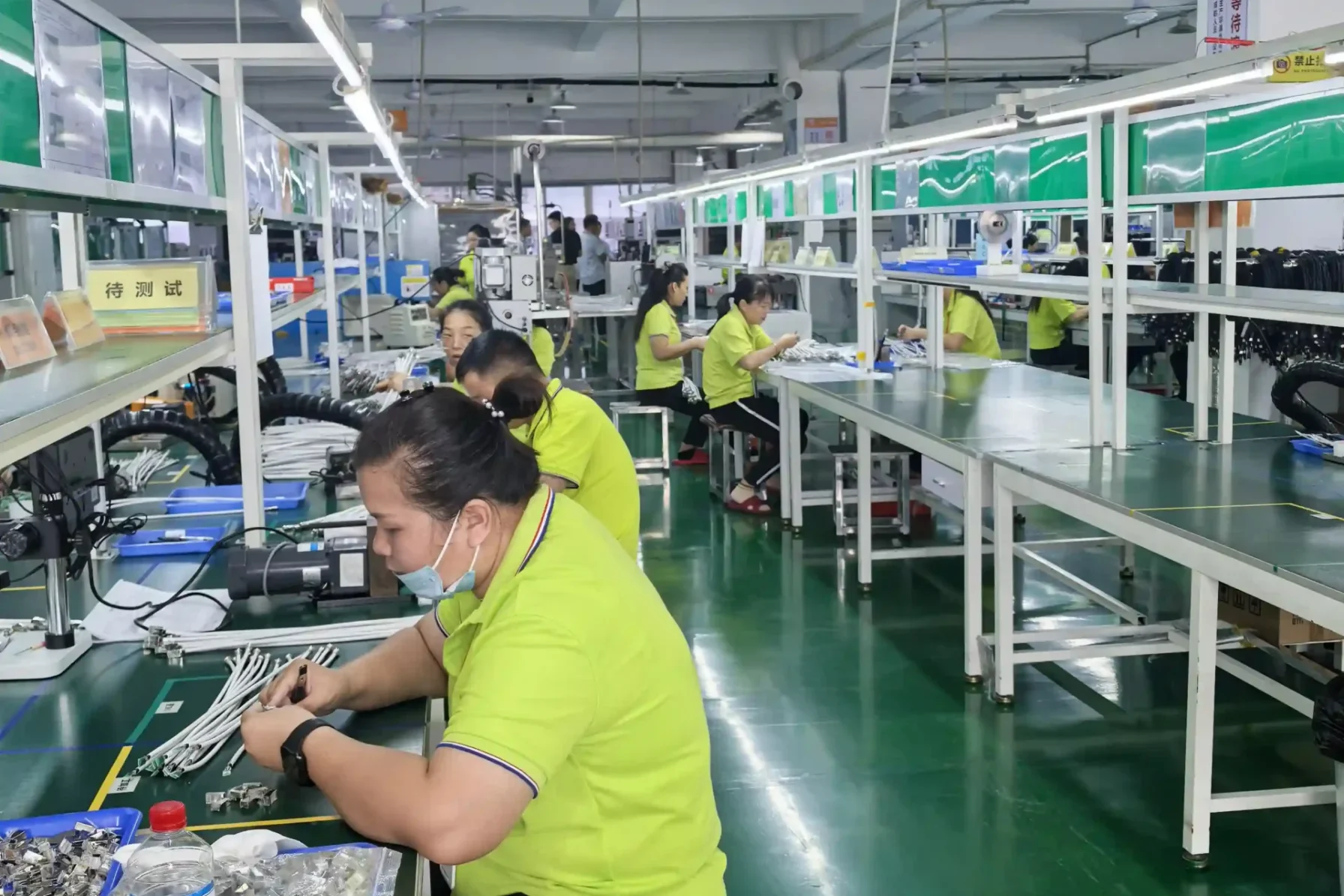 The factory assembles 5-Longkai Electronics